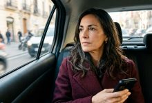 Mio figlio mi ha spiegato che sarebbe stato meglio intestare la dacia a lui — «solo per le tasse, mamma, non preoccuparti» — ho accettato di andare dal notaio, ma lungo la strada ho preso una decisione che lui non aveva previsto.