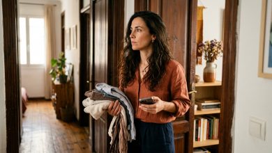 La mia amica mi ha chiesto di badare al suo appartamento per un mese mentre era in viaggio di lavoro — sono passati tre mesi — quando ho visto una sua foto dal posto in cui si trovava davvero, ho capito subito che dovevo darle una lezione   