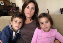 Dopo il divorzio, mio marito mi ha portato via i figli di nascosto e mi ha privata della maternità. Ho lottato per molti anni per riavere il diritto di vederli. E oggi, finalmente, hanno compiuto 18 anni. Mi sono svegliata prima dell’alba, ho preparato la loro torta preferita e ho fatto ciò che sognavo da tutti questi anni…